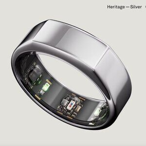 Oura Ring, Gen3 Heritage Silver Size 8, with Charger